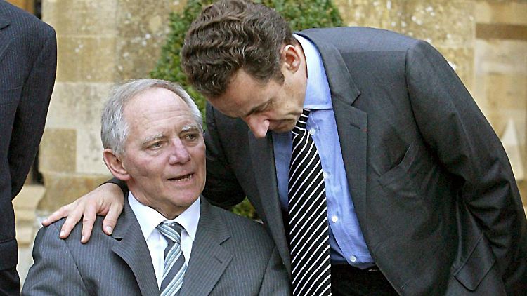 Bundesfinanzminister Schäuble und Frankreichs Staatspräsident Sarkozy: Deutschland und Frankreich haben in der Euro-Schuldenkrise eine "gemeinsame Position".