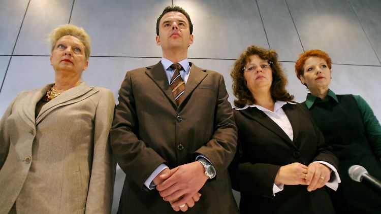 Dagmar Metzger, Jürgen Walter, Silke Tesch und Carmen Everts (von links) präsentieren sich am 3. November 2008 der Öffentlichkeit.