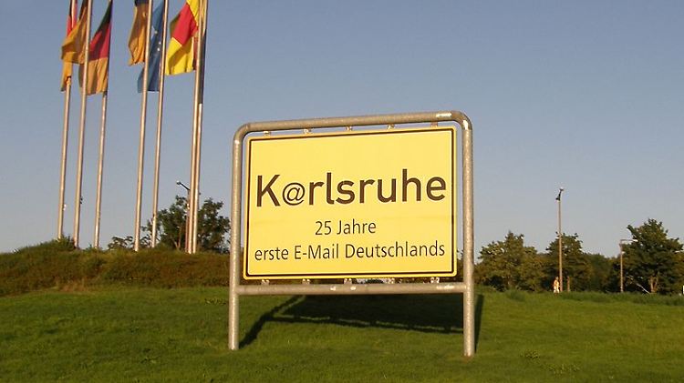 In Deutschland wurde am 3. August 1984 um 10:14 Uhr MEZ die erste Internet-E-Mail empfangen.