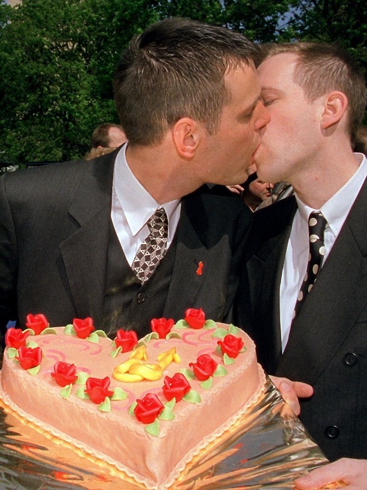Der Rückzug der Klage kommt der Anerkennung der Ehe von Homosexuellen entgegen.