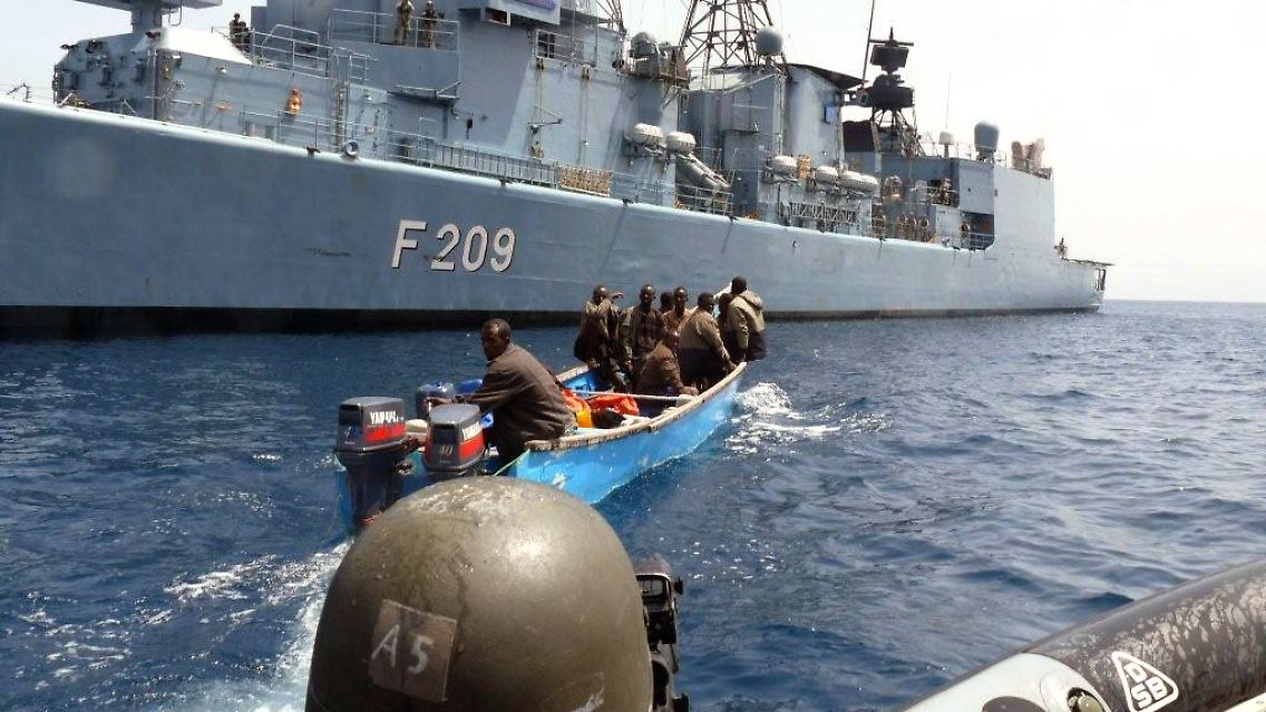 Die Bundeswehr macht vor dem Horn von Afrika Jagd auf Piraten.
