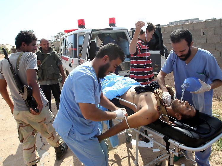 Bei den Gefechten um Sirte und Bani Walid sind bereits hunderte Rebellen verletzt worden.