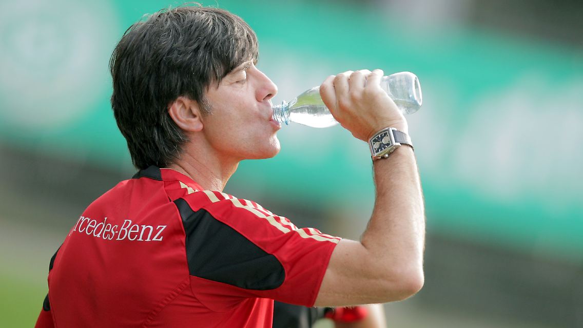 Verlangt, Überraschung, volle Konzentration: Joachim Löw.