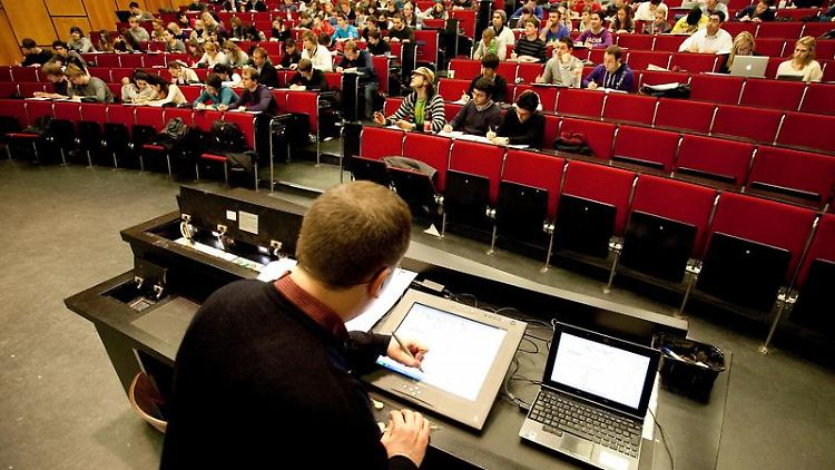 Im deutschen Wissenschaftssystem ist das Karriereziel die Professur.