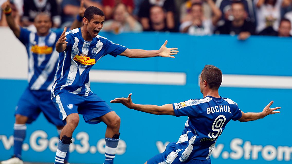 Aberwitzige Aufholjagd: Die Bochumer Stanislav Sestak, rechts, und Mimoun Azaouagh feiern das 3:3.