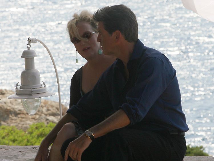 Meryl Streep und Pierce Brosnan hatten viel Spaß bei dem Film, ...