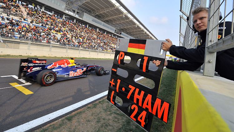 Mit seinem zehnten Saisonsieg bescherte Weltmeister Sebastian Vettel Red Bull auch vorzeitig den Konstrukteurstitel.
