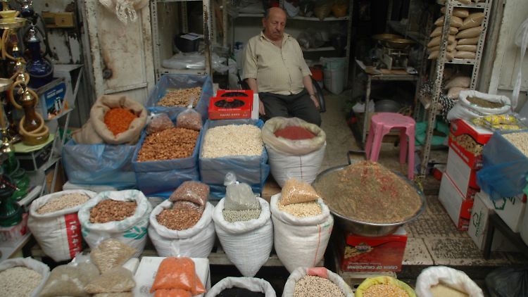 Auf dem Basar von Nablus kann man mittlerweile unbeschwert die Auslagen betrachten.
