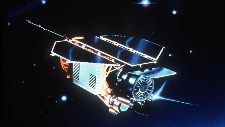 Die Zeichnung stellt den deutschen Röntgensatelliten Rosat im All dar, der voraussichtlich zwischen dem 21. und 24. Oktober unkontrolliert aus dem All Richtung Erde herabstürzt. 