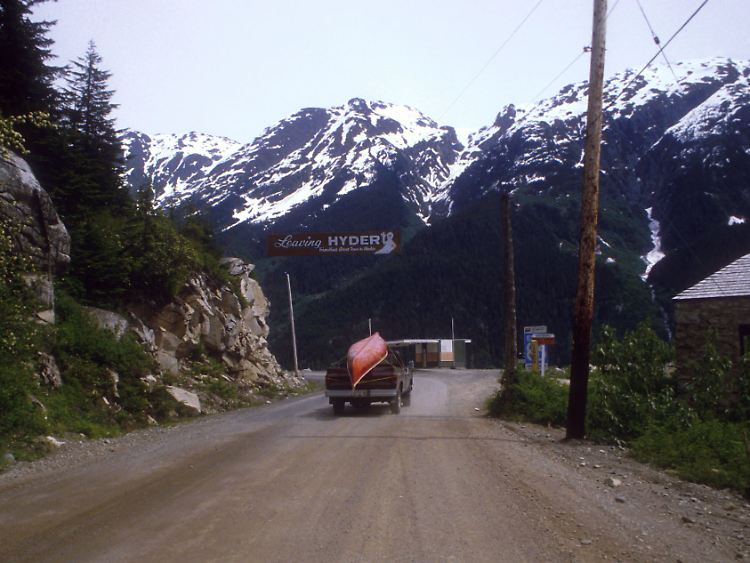 Straße aus Hyder heraus, Richtung Kanada - natürlich.