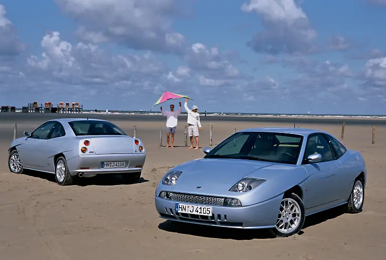 06-Kreative-Formen-aus-bella-Italia-Das-Coupe-Fiat-Quelle-Fiat-Stellantis