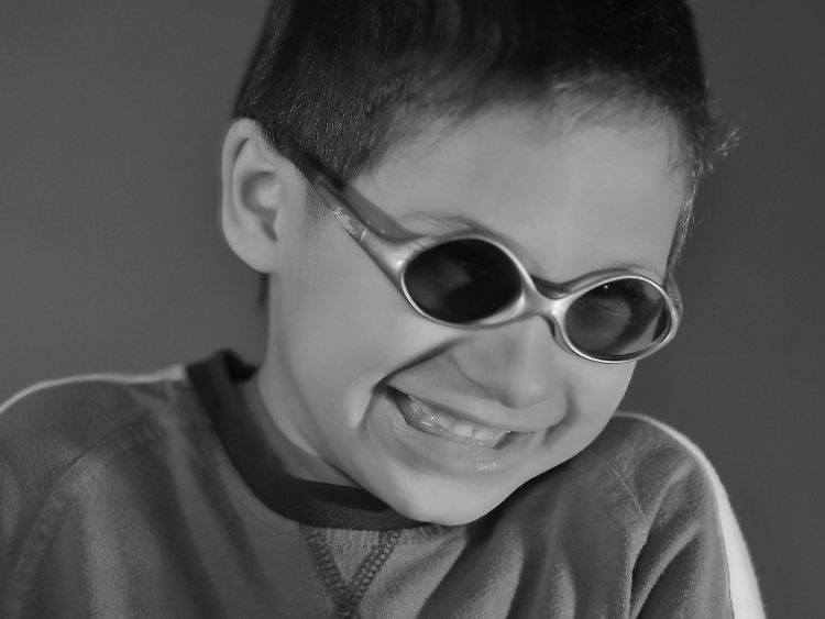 Der fünfjährige Nils leidet an Achromatopsie: Farben kennt er nur vom Hörensagen.