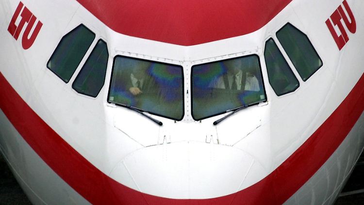 LTU wurde mittlerweile von Air Berlin übernommen.