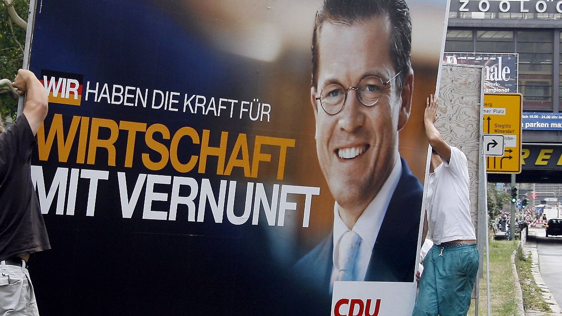 Wie vernünftig war es von Guttenberg, eine Anwaltskanzlei mit einem Gesetzentwurf zu beauftragen?