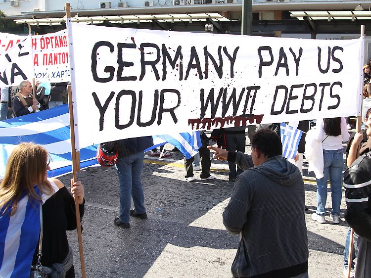 Mit dem größten Streik seit vielen Jahren haben mehrere zehntausend Beschäftigte in Griechenland das öffentliche Leben lahmgelegt.