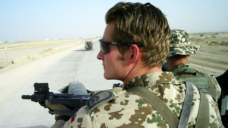 Bilder von deutschen Soldaten in Schutzwesten, verspiegelten Sonnenbrillen und mit Maschinenpistolen vor den Wahllokalen soll es bei den anstehenden Wahlen in Afghanistan nicht geben.