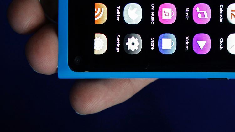 N9: Smartphone made by Nokia.
