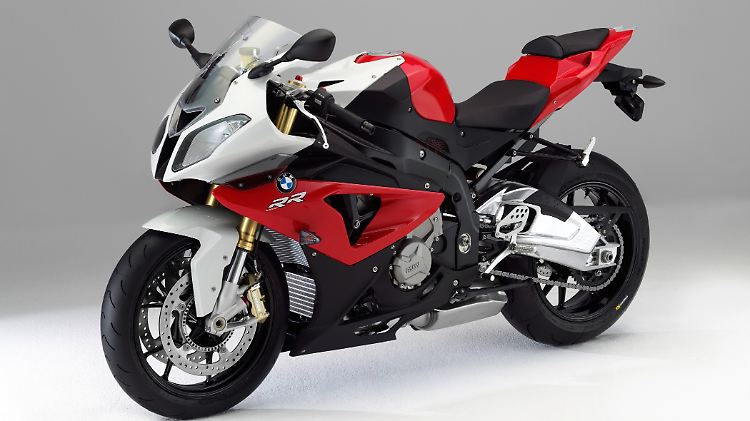 Die BMW S 1000 RR wird sanft überarbeitet.