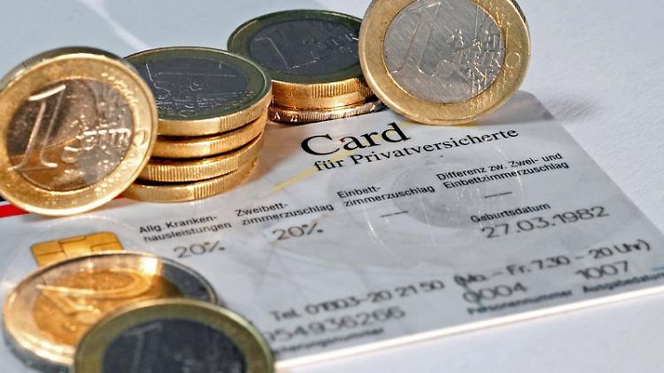 Die Beitragssteigerung in der PKV ist laut "Welt" deshalb so groß, weil die Kosten bei den Privaten viel stärker steigen.