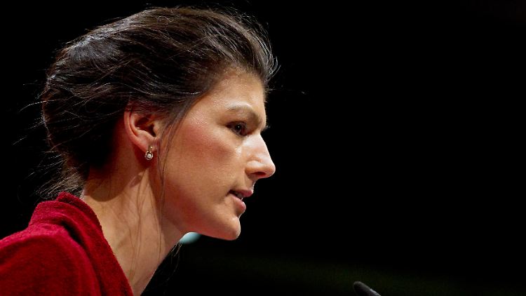 Wagenknecht wirbt für ein klares Ja zum Programm. Sie hat bis zur letzten Sekunde daran gearbeitet.
