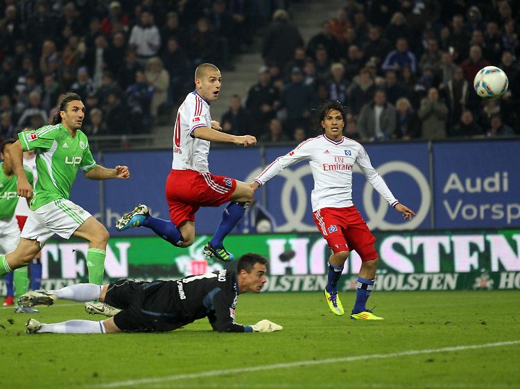Nachdem Gewalt nicht geholfen hatte, traf Mladen Petric schließlich mit einem gefühlvollen Lupfer.