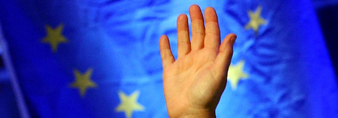 Ist Merkels Hand die rettende für Griechenland, Banken und Versicherungen?