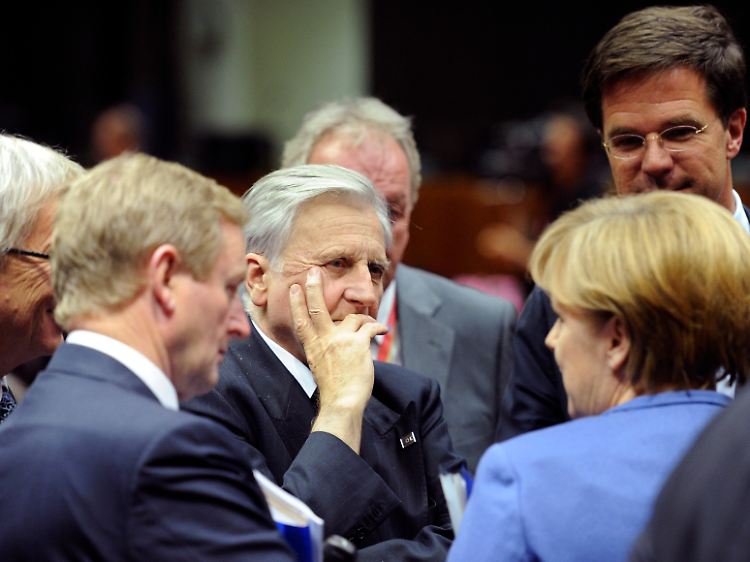 Gespräche unter Euro-Rettern: Was stabilisiert die Gemeinschaft? Wer kann was tragen? Was kann man sich leisten?