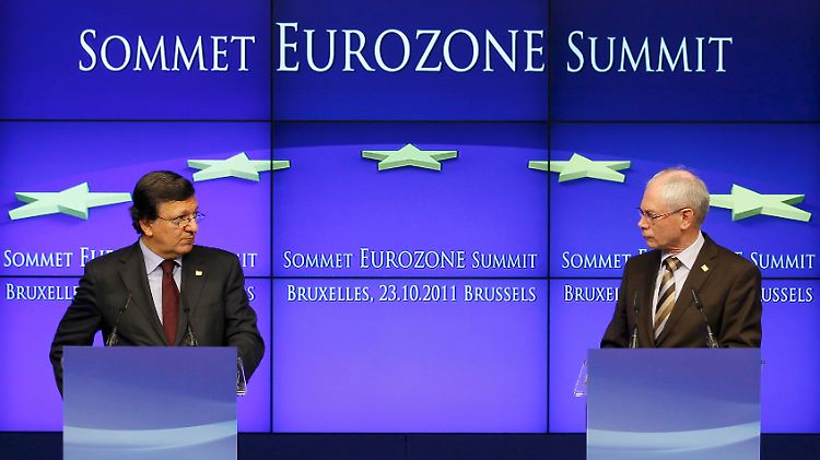 Einigungsprozess im Schnellverfahren: Kommissionspräsident Jose Manuel Barroso und Ratspräsident Herman Van Rompuy (rechts).