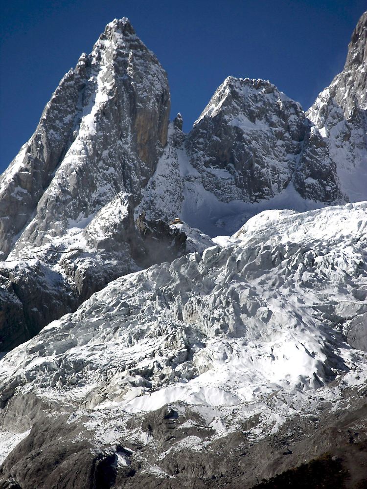 Der Jadedrachen-Schneeberg (Yulong Xueshan) im Nordwesten der chinesischen Provinz Yunnan ist der südlichste Gletscher der nördlichen Hemisphäre.
