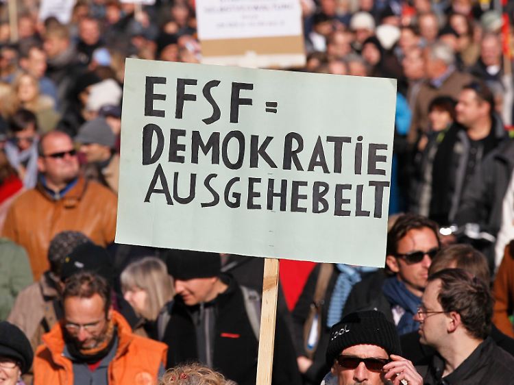 Auch bei der Occupy-Frankfurt-Bewegung wurde gegen die Ausheblung der demokratischen Kontrolle protestiert.