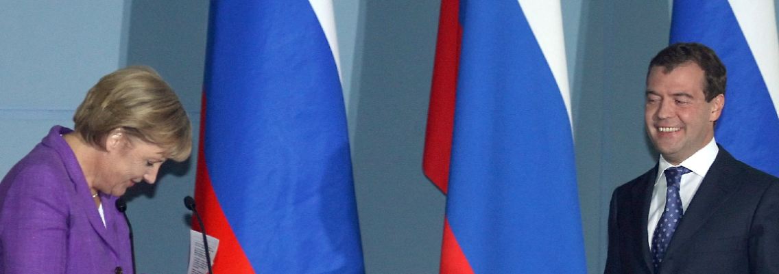 Reise in Sachen Menschenrechte? Merkel trifft Medwedew in Sotschi.