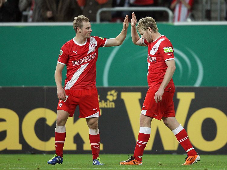 Leicht und locker fertigte Fortuna Düsseldorf seinen Zweitliga-Konkurrenten 1860 München im Pokal ab.