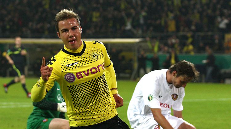 Glänzend: Mario Götze entschied die Partie gegen Zweitligist Dynamo Dresden mit dem 2:0 für Dortmund.