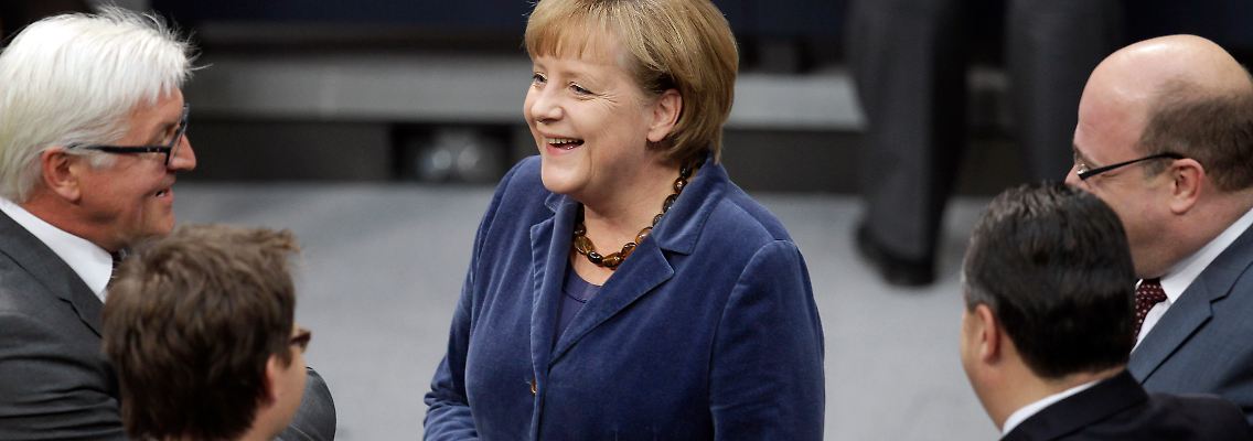 Die Regierungserklärung begann mit leichter Verspätung - Zeit für einen Schwatz.