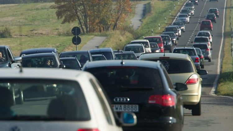 Herbstferien in vielen Bundesländern könnten wieder für Stau in Richtung Stralsund und Rügen sowie zur Insel Usedom sorgen. 