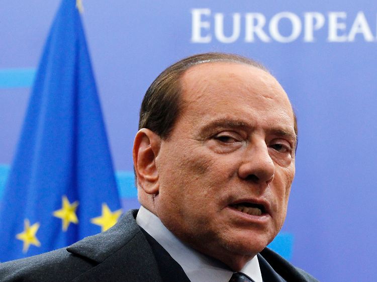 Italien zieht mit. Berlusconi beeindruckte auf dem Euro-Gipfel mit einem 14-seitigen Wundersparplan.