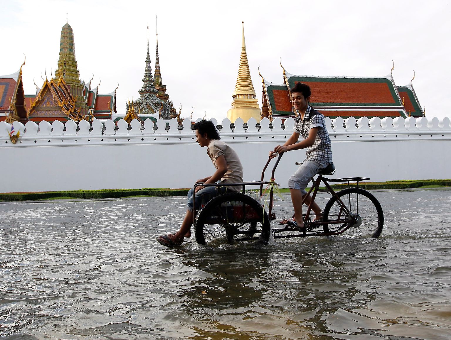 An dieser Stelle in Bangkok kommt der Rikscha-Fahrer erstaunlich gut voran.