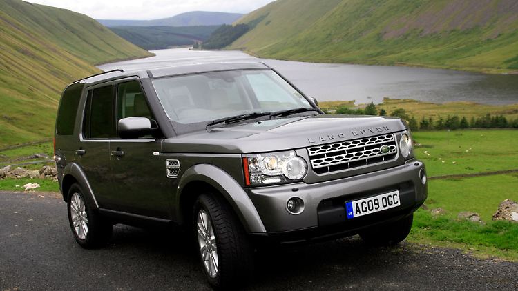 Noch schicker: Der Land Rover Discovery hat vorne LED-Tagfahrlichter abbekommen.