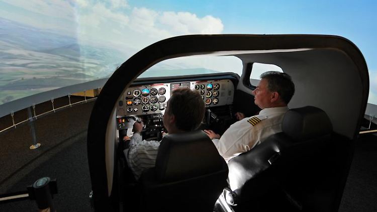 Insel-Hopping in der Karibik? Im Flugsimulator am Dresdner Flughafen kein Problem.