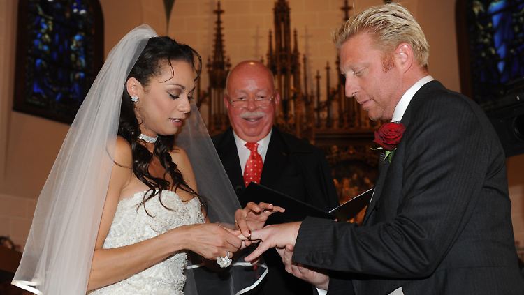 Pfarrer Brent Fisher musste bei dieser Hochzeit offenbar Gewaltiges leisten.