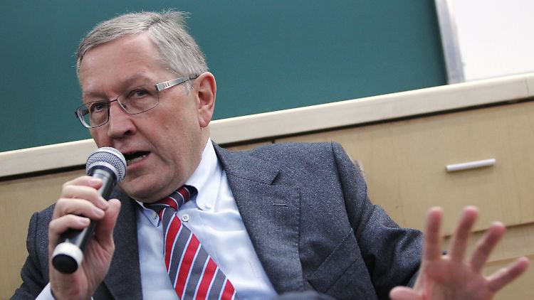 Euroas Billionenmann Klaus Regling: Der Chef der European Financial Stability Facility (EFSF) spricht in Pekking vor.