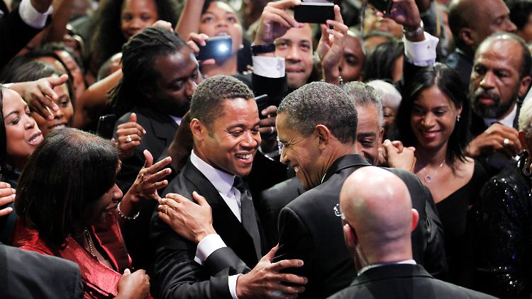 Barack Obama begrüßt beim Congressional Black Caucus den Schauspieler Cuba Gooding.