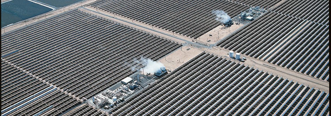So wie dieses Solar-Kraftwerk bei Cramer Junction in Kalifornien könnte die Anlage in Marokko einmal aussehen.
