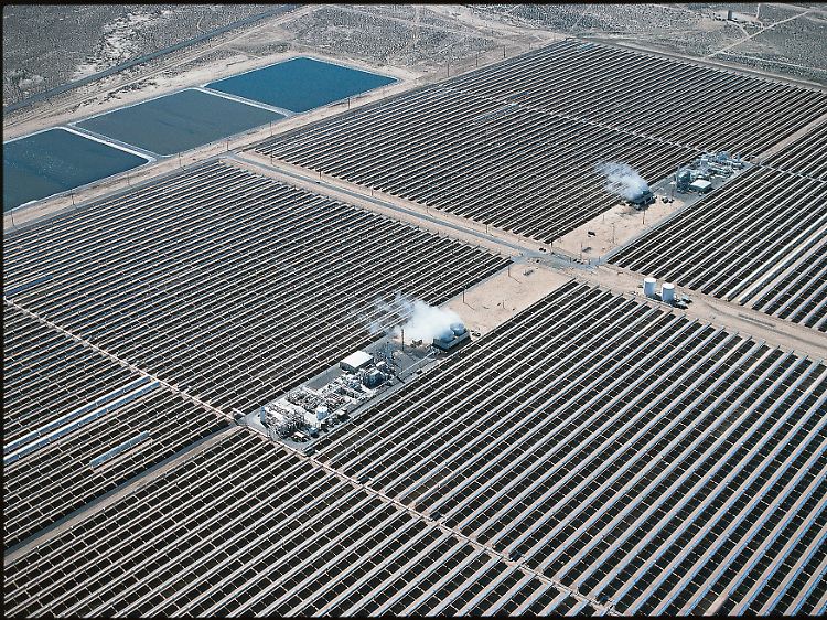 So wie dieses Solar-Kraftwerk bei Cramer Junction in Kalifornien könnte die Anlage in Marokko einmal aussehen.