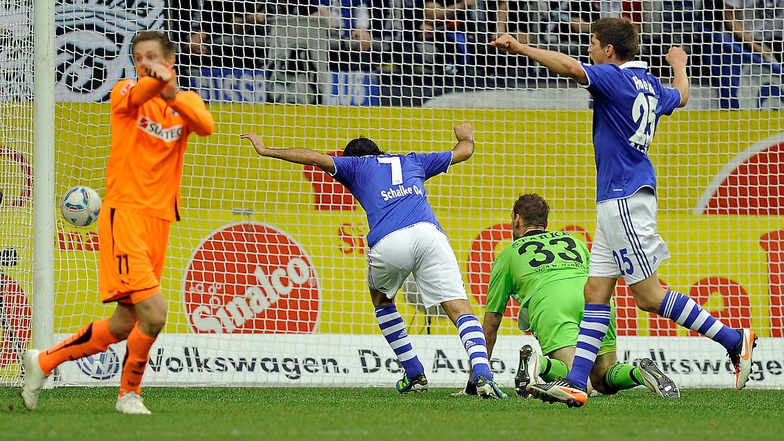 Schalkes Altstar Raul sorgte für die 1:0-Führung gegen Hoffenheim.