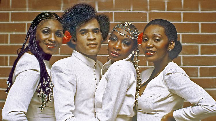 Die Gruppe "Boney M." in der Ursprungs-Formation mit Marcia Barrett (l-r), Bobby Farell , Maizie Williams und Liz Mitchell (Archivbild von 1976).