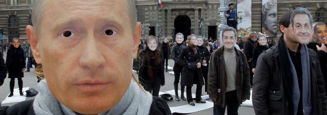 Gipfelvorbereitungen in Paris: Aktivisten proben für Protestaktionen zum G20-Treffen in Cannes.