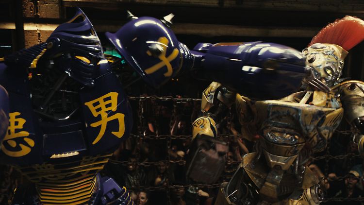 Autsch! In "Real Steel" fliegen die Roboterfäuste.