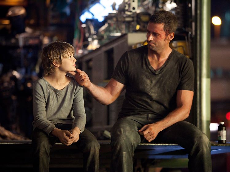 "Real Steel" ist auch eine Geschichte zwischen Vater (Hugh Jackman) und Sohn (Dakota Goyo).