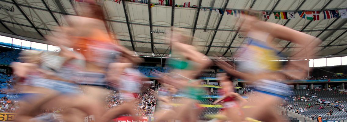 Die Ränge im Olympiastadion sind derzeit noch halb leer.